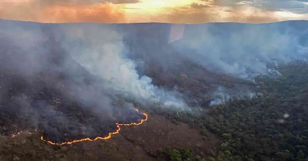 Incêndio na Chapada dos Veadeiros