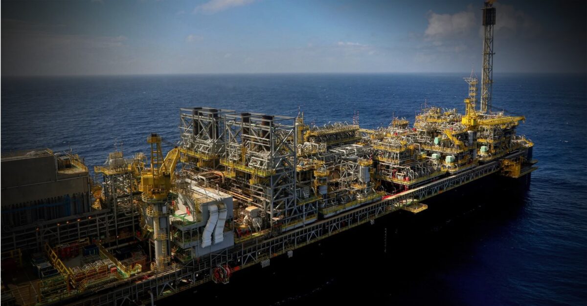 Plataforma de petróleo P-71 da Petrobras, a 200 quilômetros da costa do Rio de Janeiro