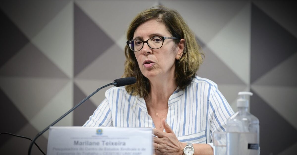 Economista Marilane Teixeira discute questões trabalhistas na Argentina após reforma e os desafios do fim da escala 6×1 no Brasil